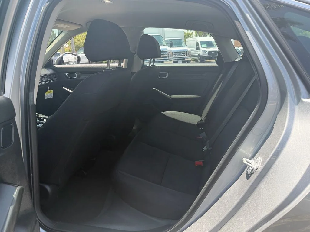 Used 2024 Lunar Silver Metallic Honda LX image 10