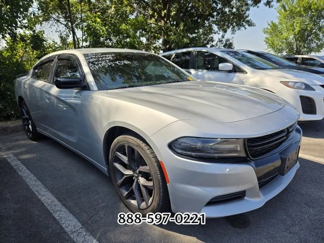 Used 2019 Silver Dodge SXT image 10