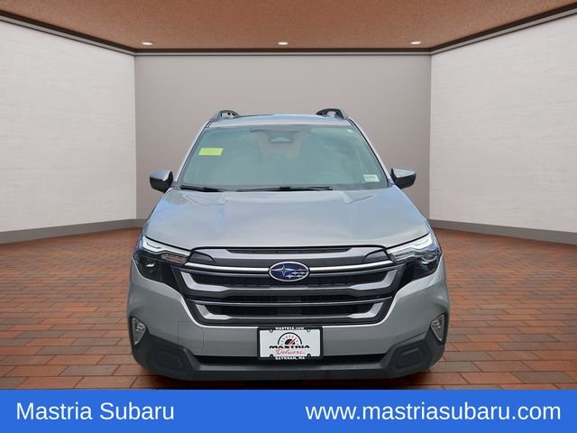 Used 2025 Pearl Subaru Premium image 30