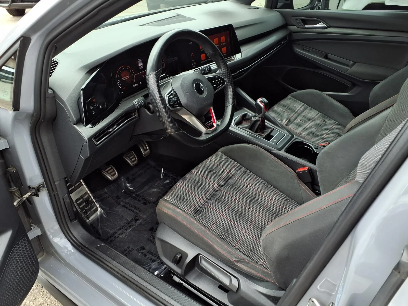 Used 2022 Gray Volkswagen 2.0T SE image 13