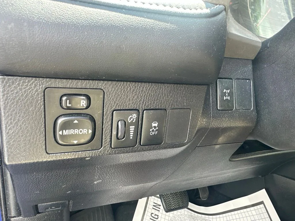 Used 2015 Blue Toyota XLE image 20