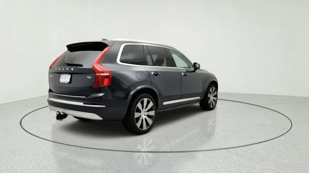 Used 2022 Savile Grey Metallic Volvo T6 AWD Inscription 7P w/ Bowers & Wilkins Audio & Air Suspension image 5