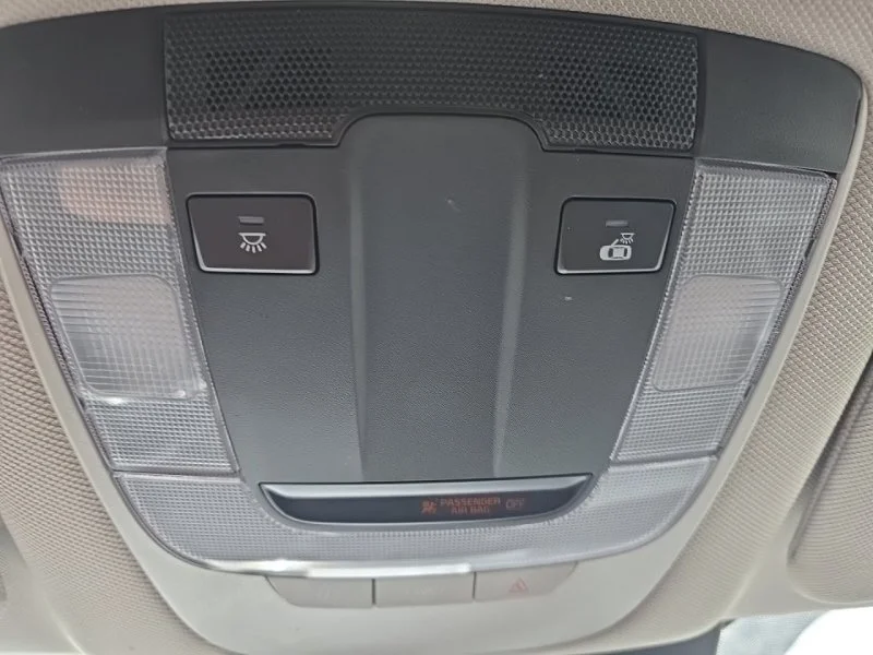 Used 2021 White Kia S image 21