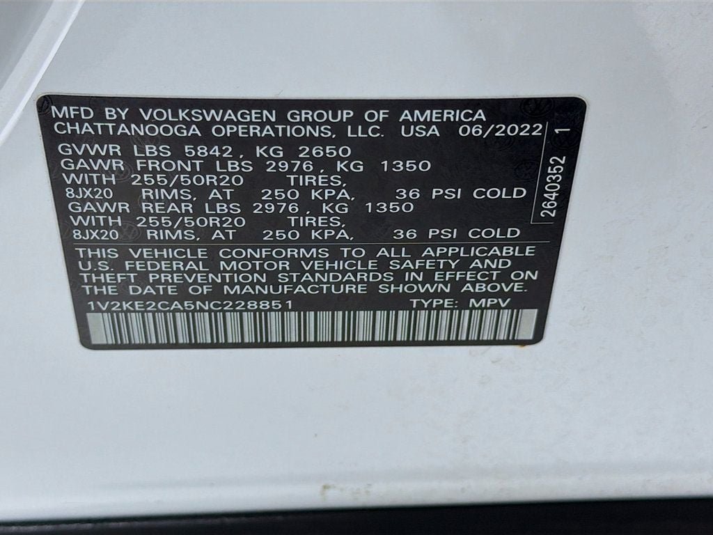 Used 2022 Pure White Volkswagen 3.6L V6 SE w/Technology 4MOTION image 32