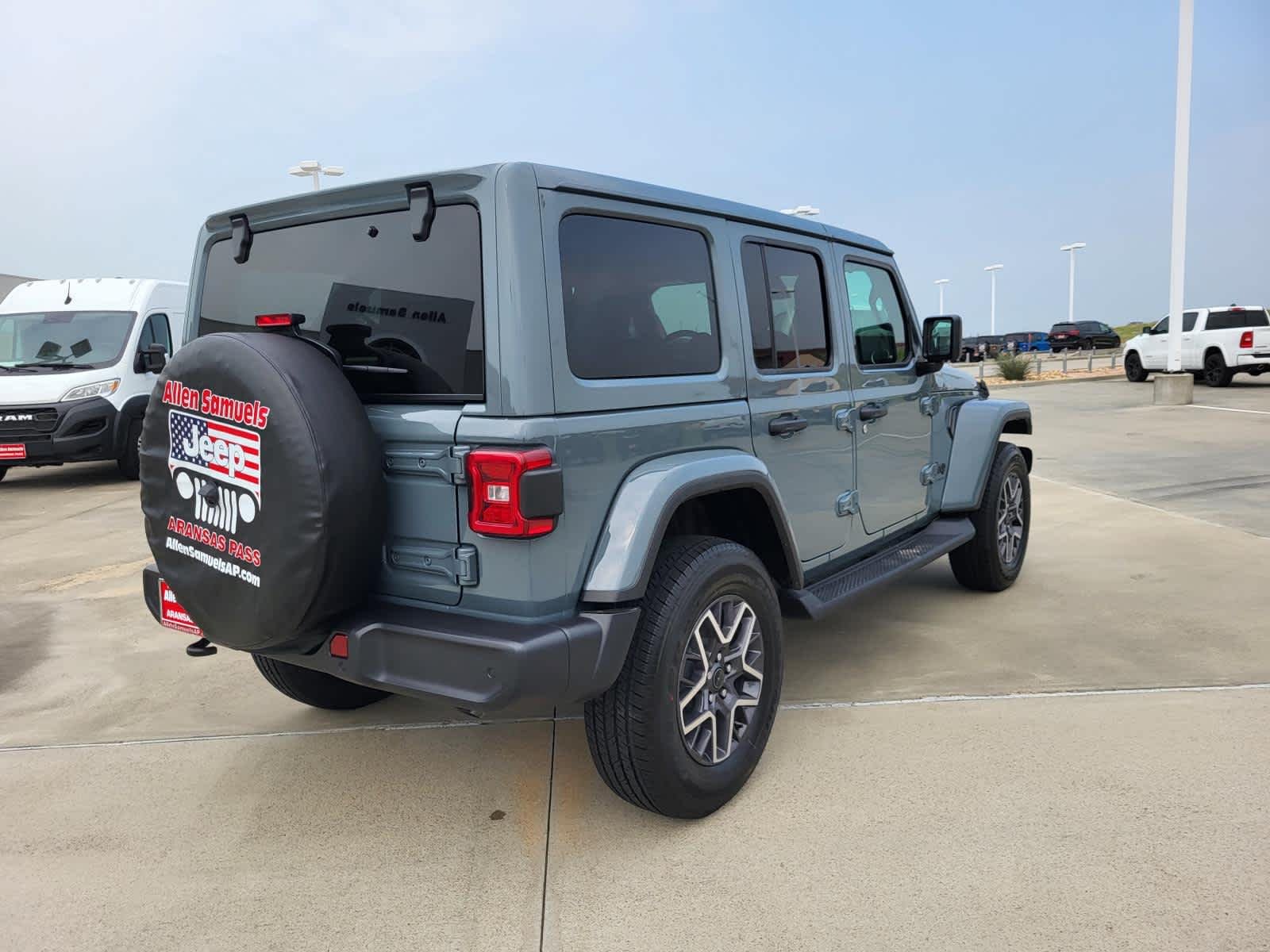 New 2026 Anvil Clear-Coat Exterior Paint Jeep Sahara image 5