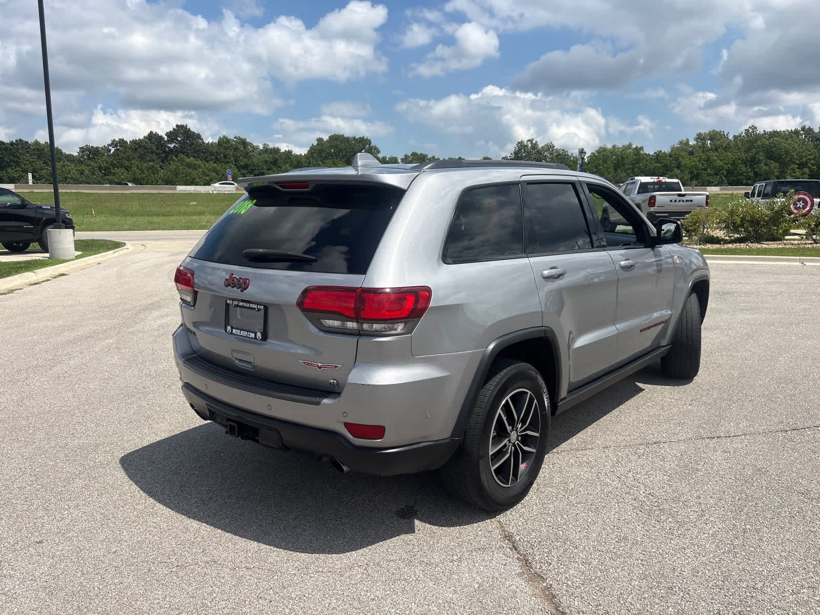 Used 2018 Billet Silver Metallic Clearcoat Jeep Trailhawk image 10