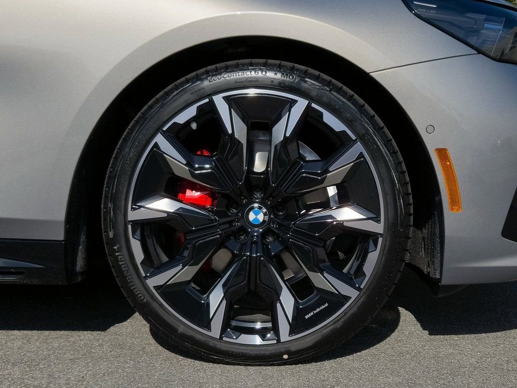 New 2026 Oxide Grey Metallic BMW 530i image 9