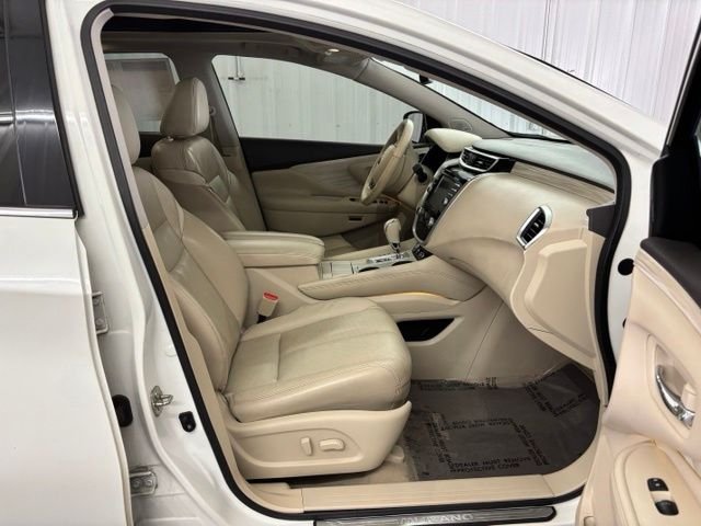 Used 2015 White Nissan Platinum image 28
