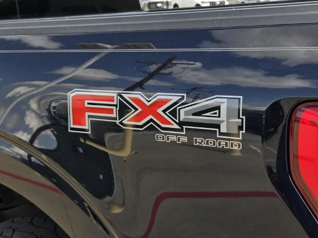 Used 2021 Blue Metallic Ford XLT image 9