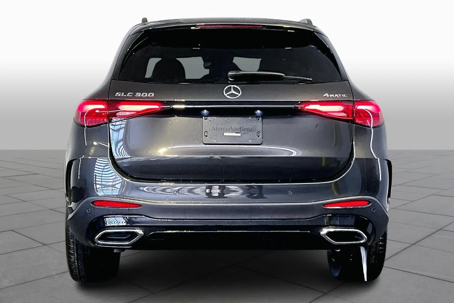 New 2026 Graphite Grey Metallic Mercedes-Benz GLC 300 image 4