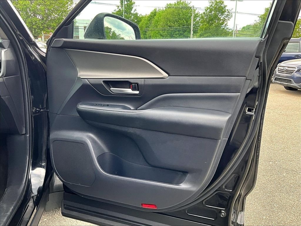 Used 2025 Black Toyota XLE image 12