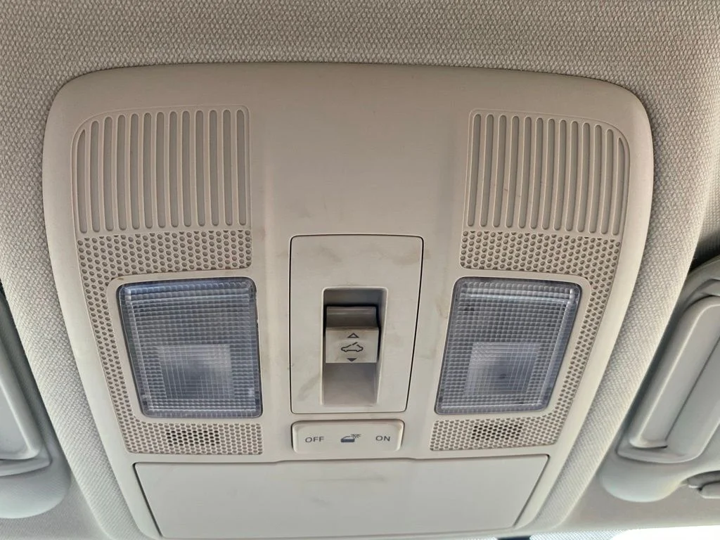 Used 2013 White Mazda Grand Touring image 25