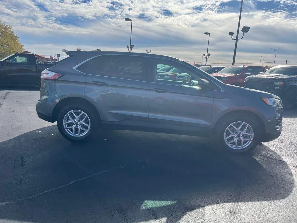 2024 Ford Edge SEL - Photo 6