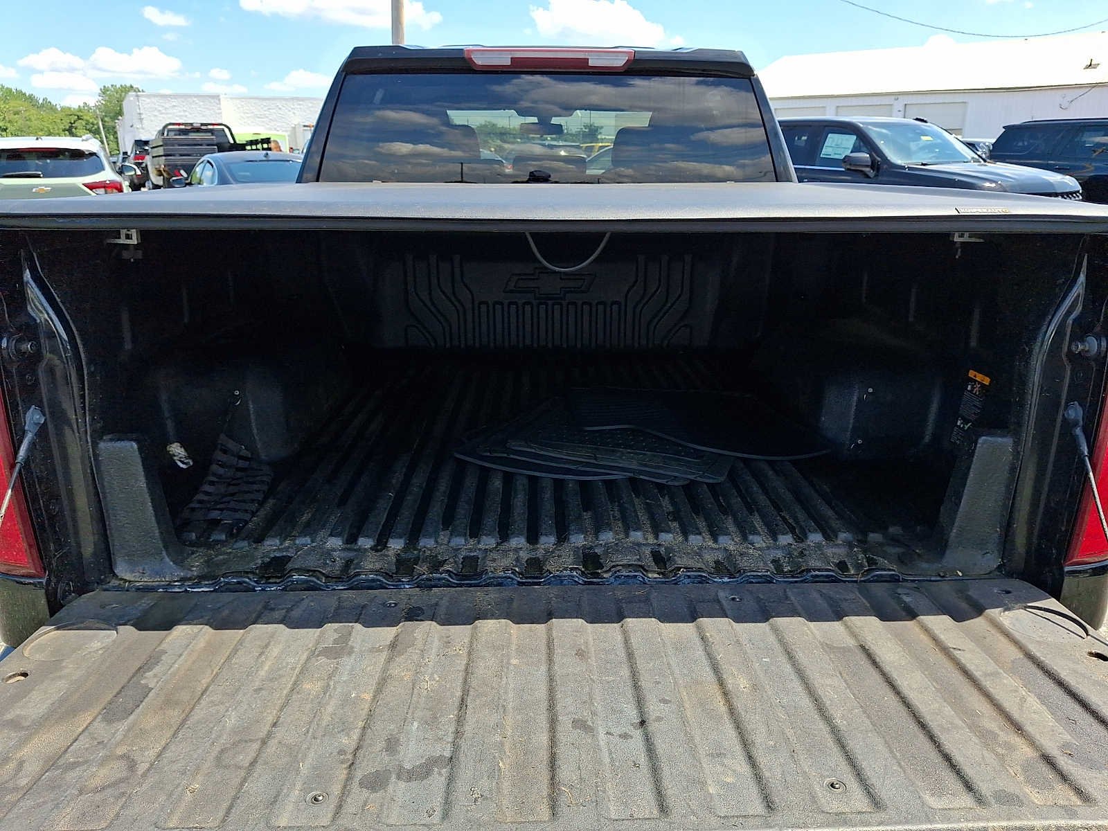 Used 2021 MOSAIC BLACK METALLIC Chevrolet RST image 27