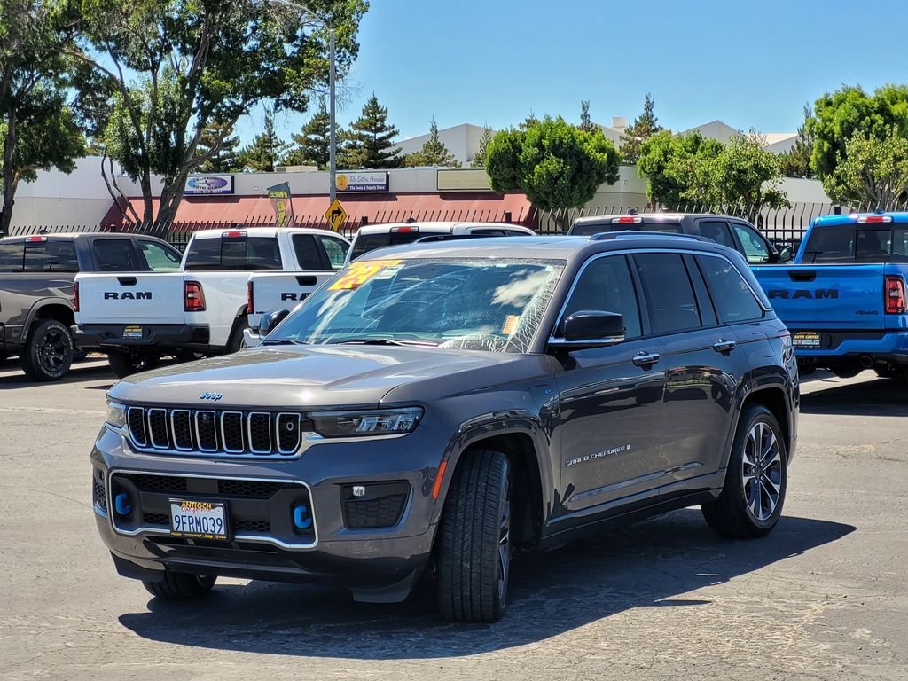 Used 2023 Gray Jeep Overland 4xe image 8