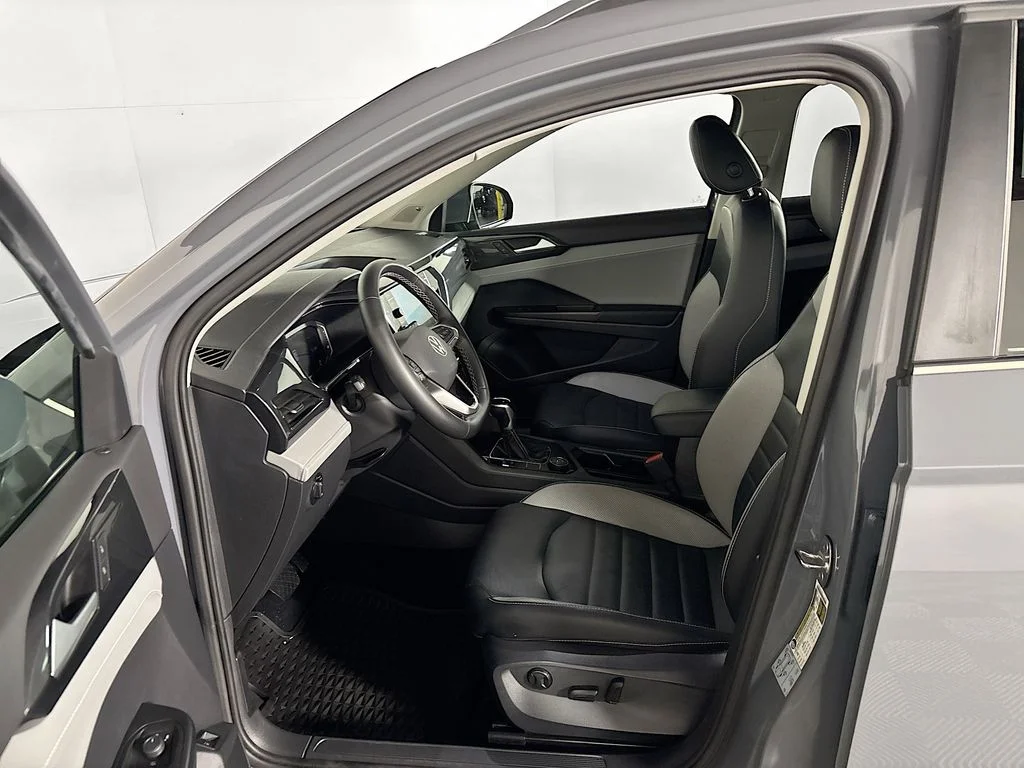 Used 2022 Gray Volkswagen 1.5T SEL image 11