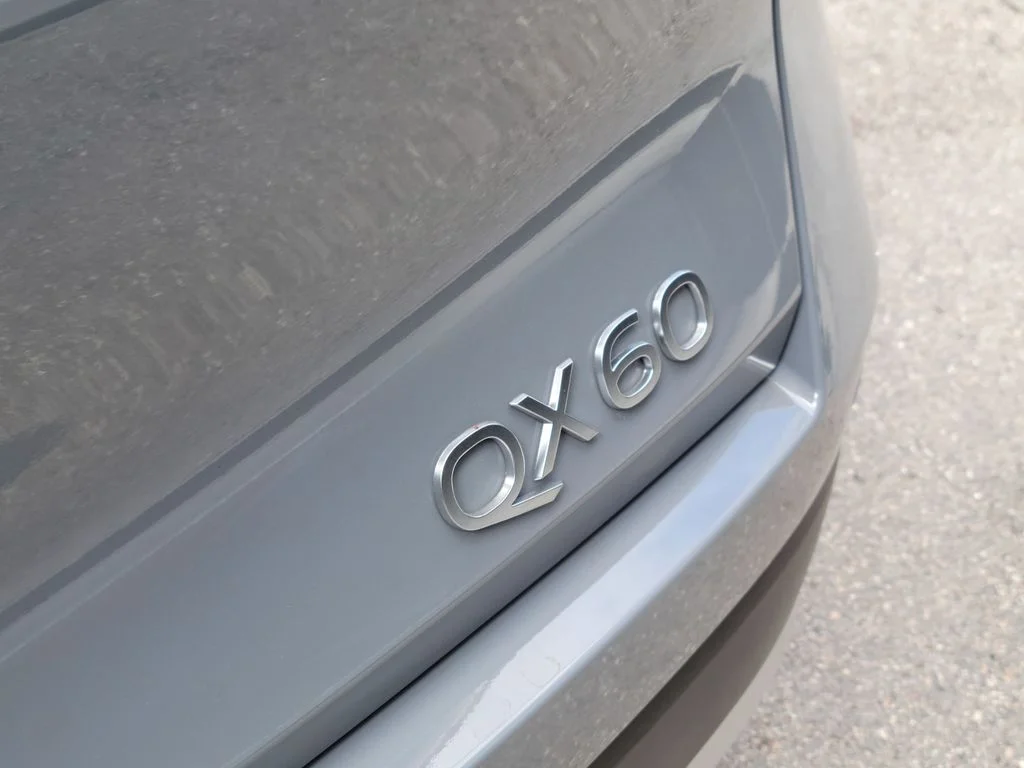 New 2027 HARBOR GRAY INFINITI Luxe FWD image 5
