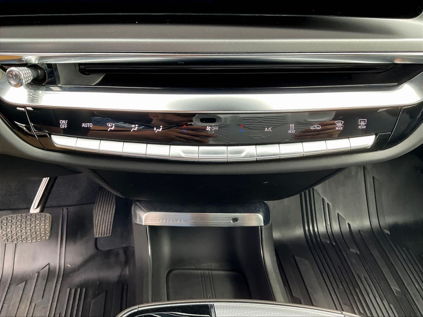 2024 Cadillac LYRIQ Tech - Photo 17