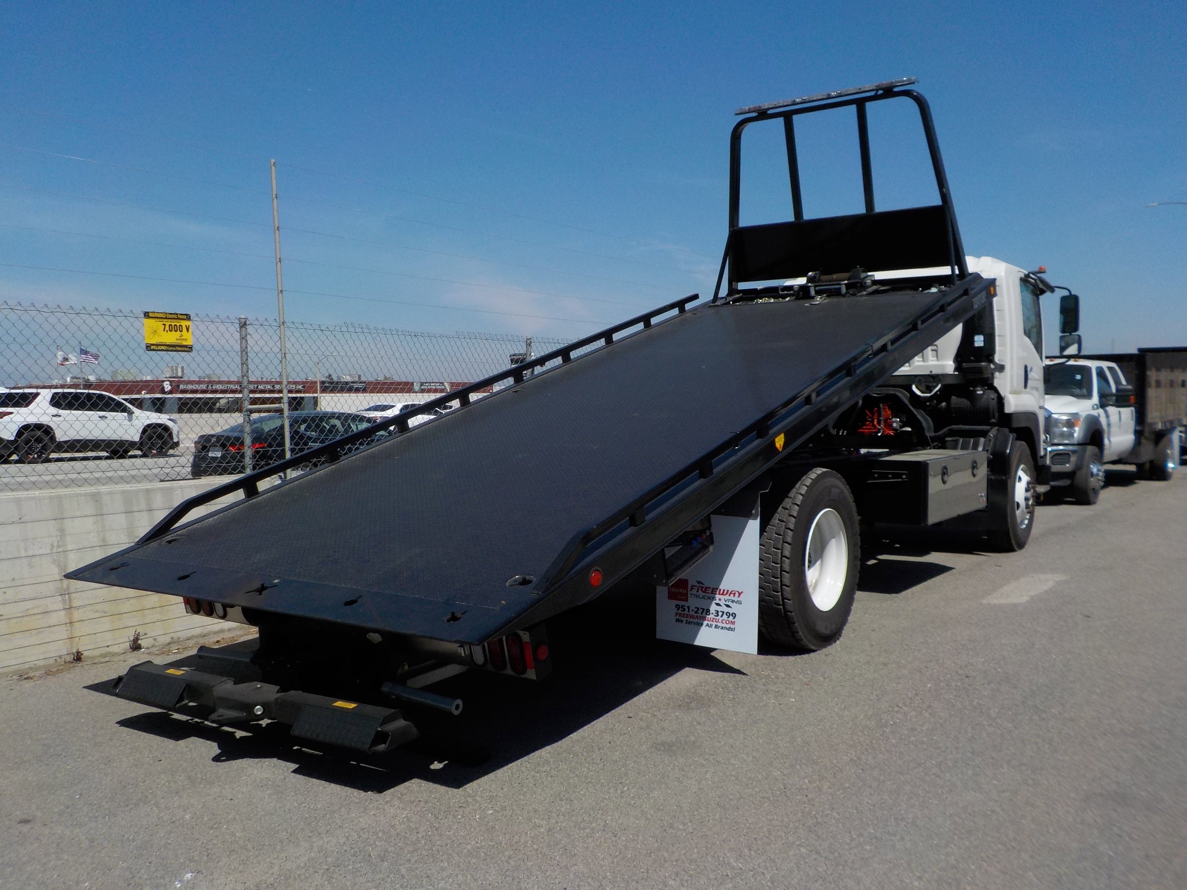 Used 2024 White ISUZU  image 24