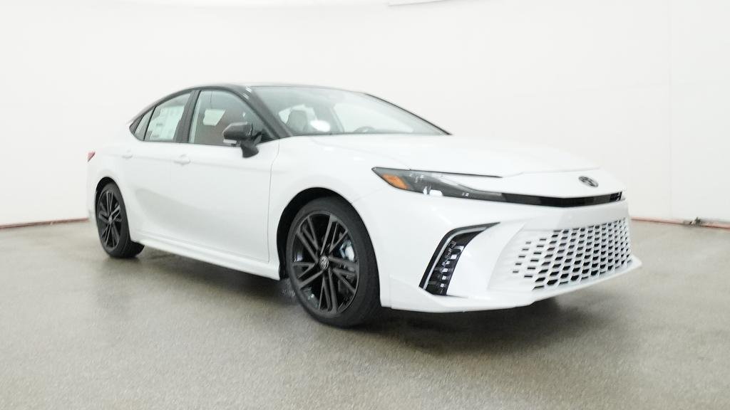 New 2026 Wind Chill Pearl with Midnight Black Metallic roof Toyota XSE image 9