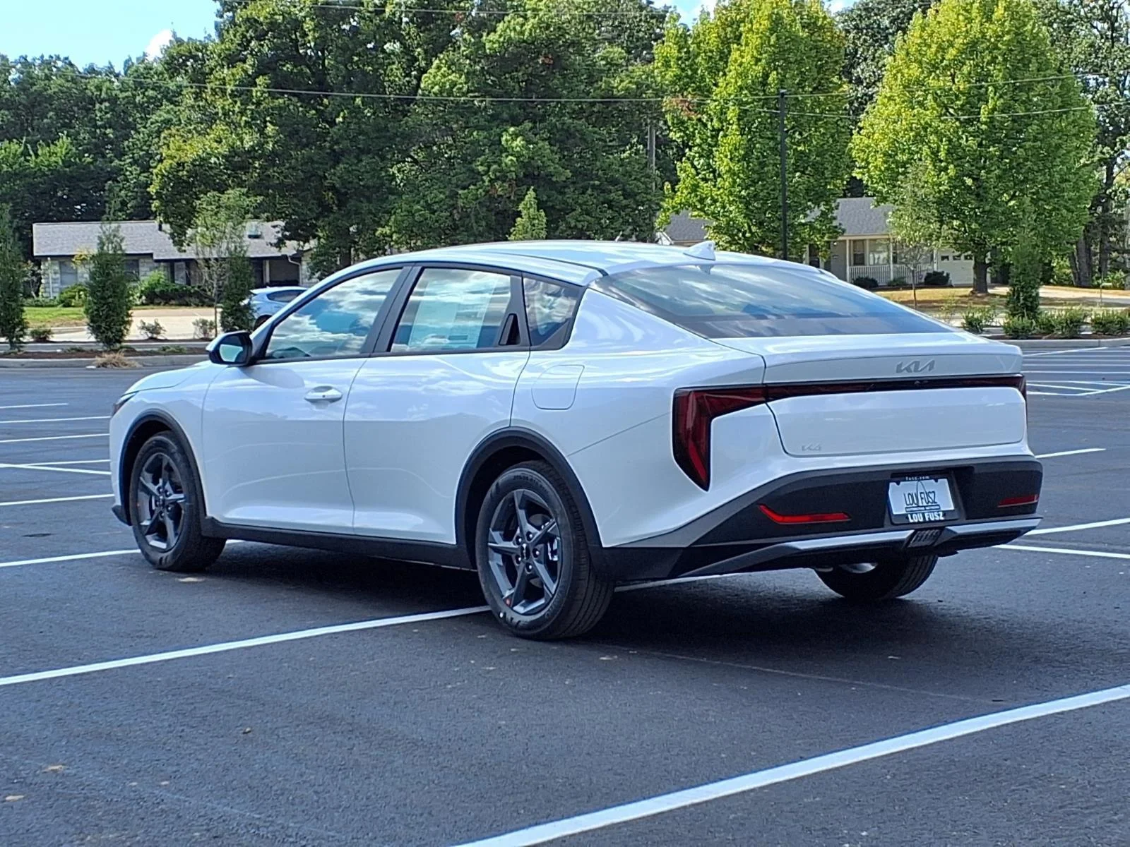 New 2026 Snow White Pearl Kia LXS image 3