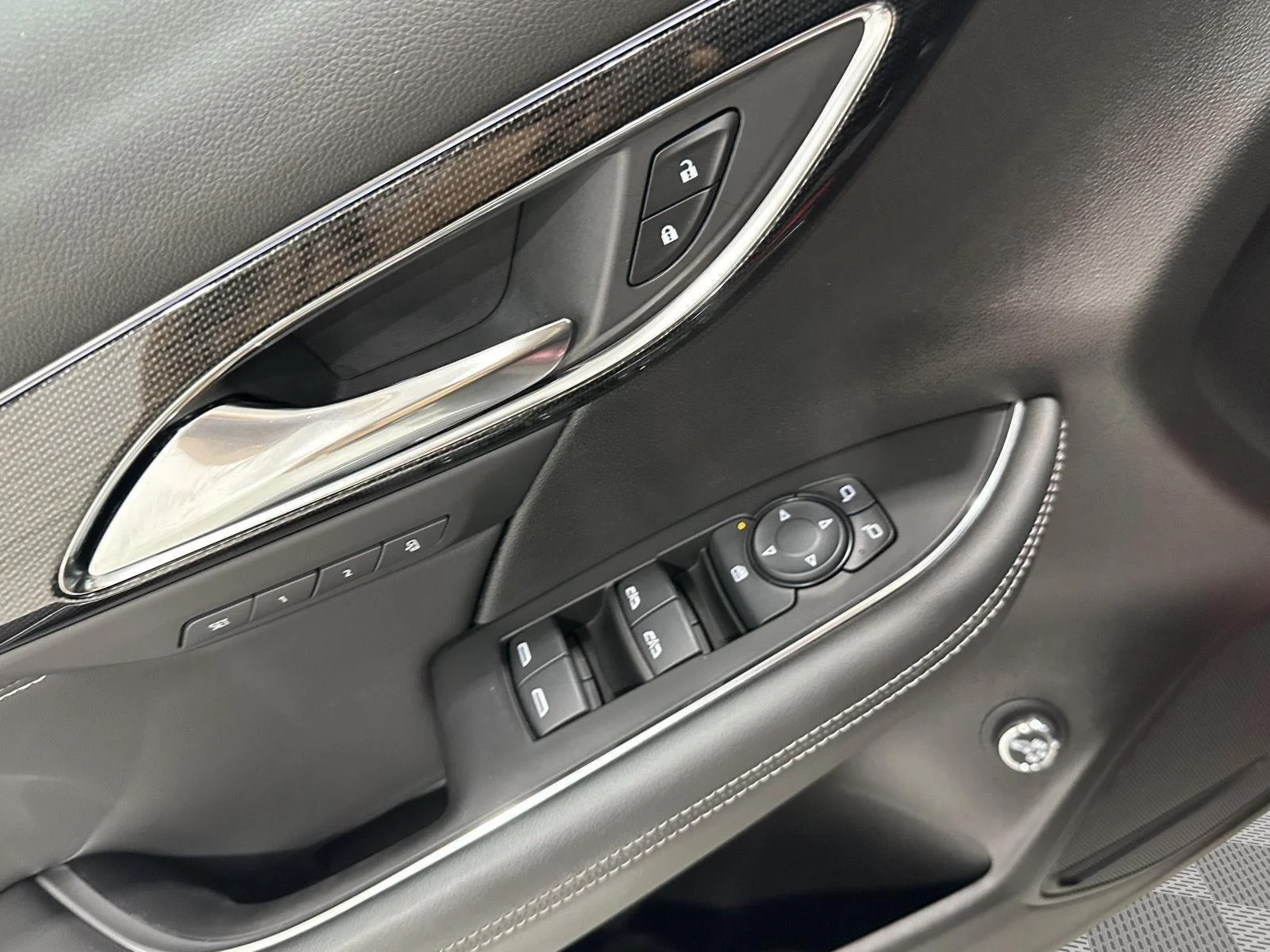 Used 2023 CINNABAR METALLIC Buick Essence image 19