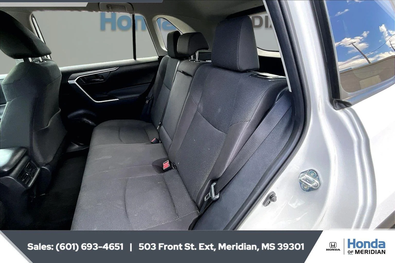 Used 2025 Ice Cap Toyota LE image 19