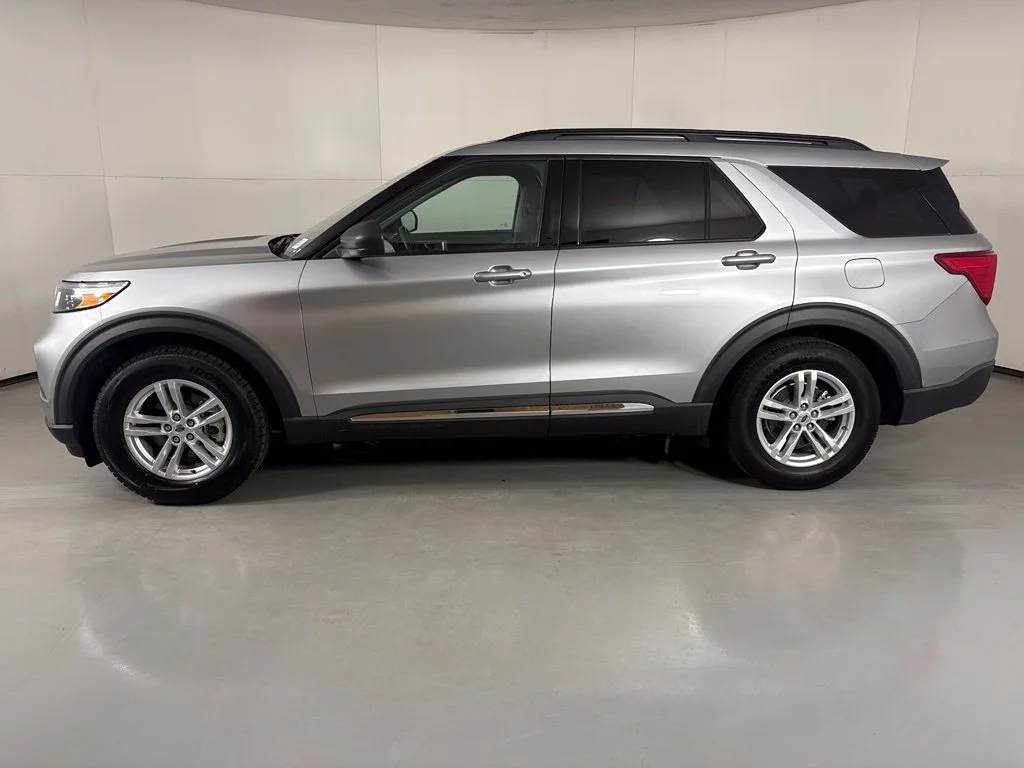 Used 2023 Silver Ford XLT image 5
