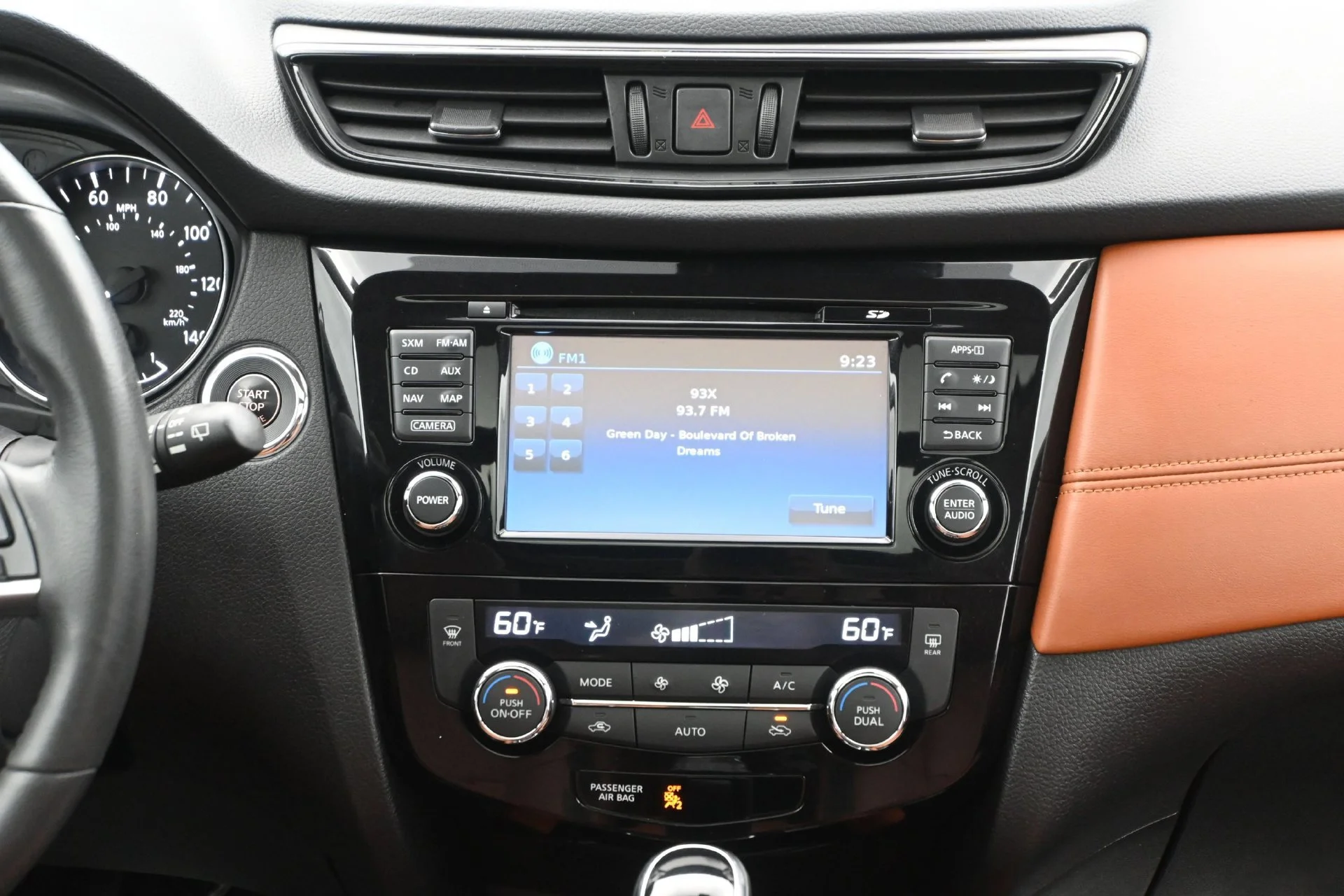 Used 2017 Caspian Blue Nissan SL image 17