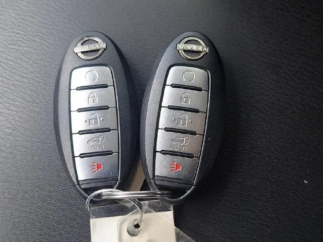 Used 2023 Gray Nissan SL image 29