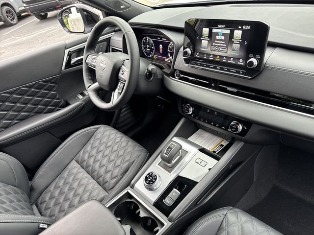 New 2026 White Nissan Platinum image 23