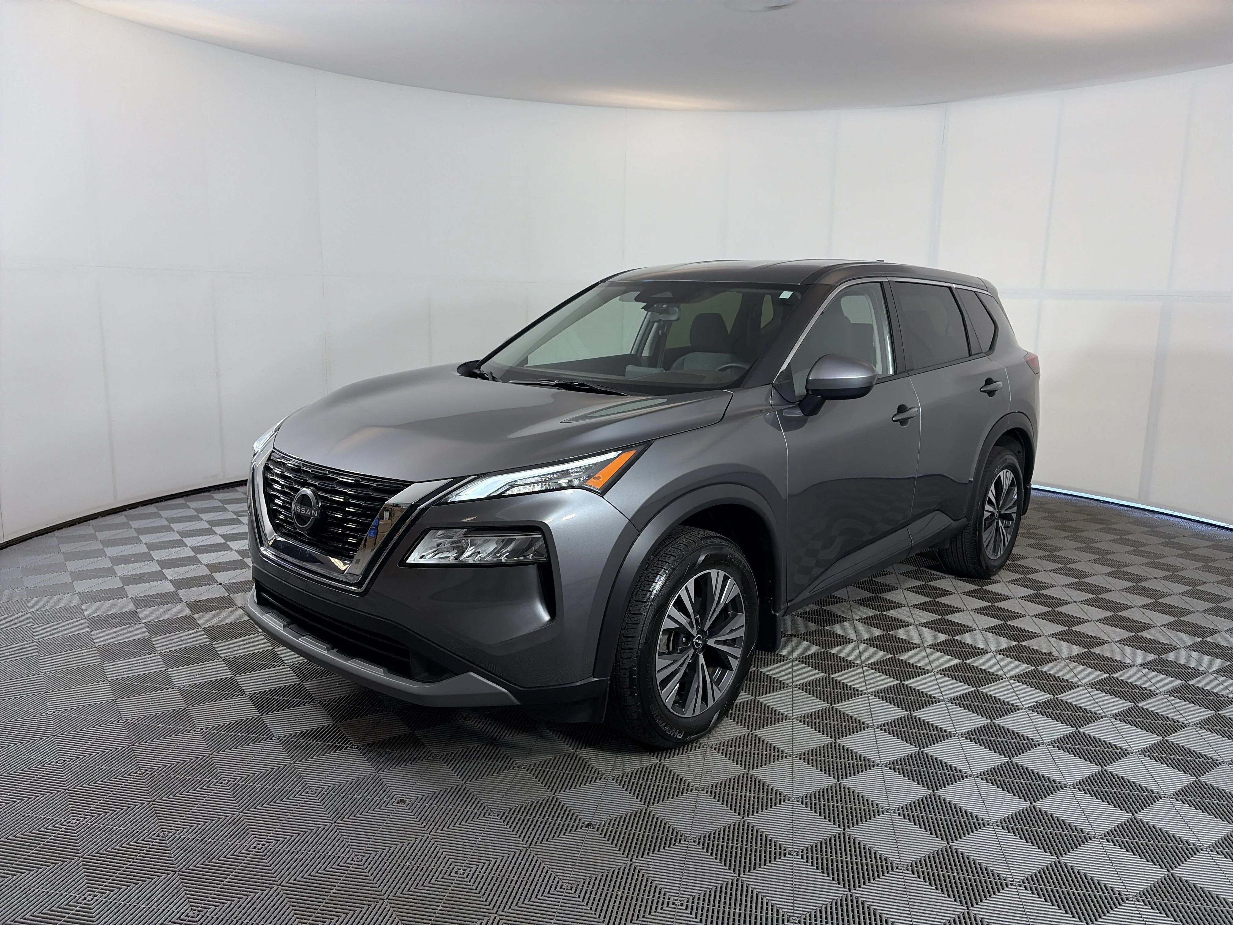 Used 2023 Gun Metallic Nissan SV image 2