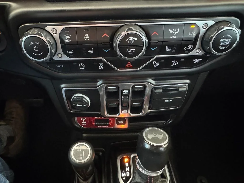 Used 2020 Red Jeep Unlimited Rubicon image 31