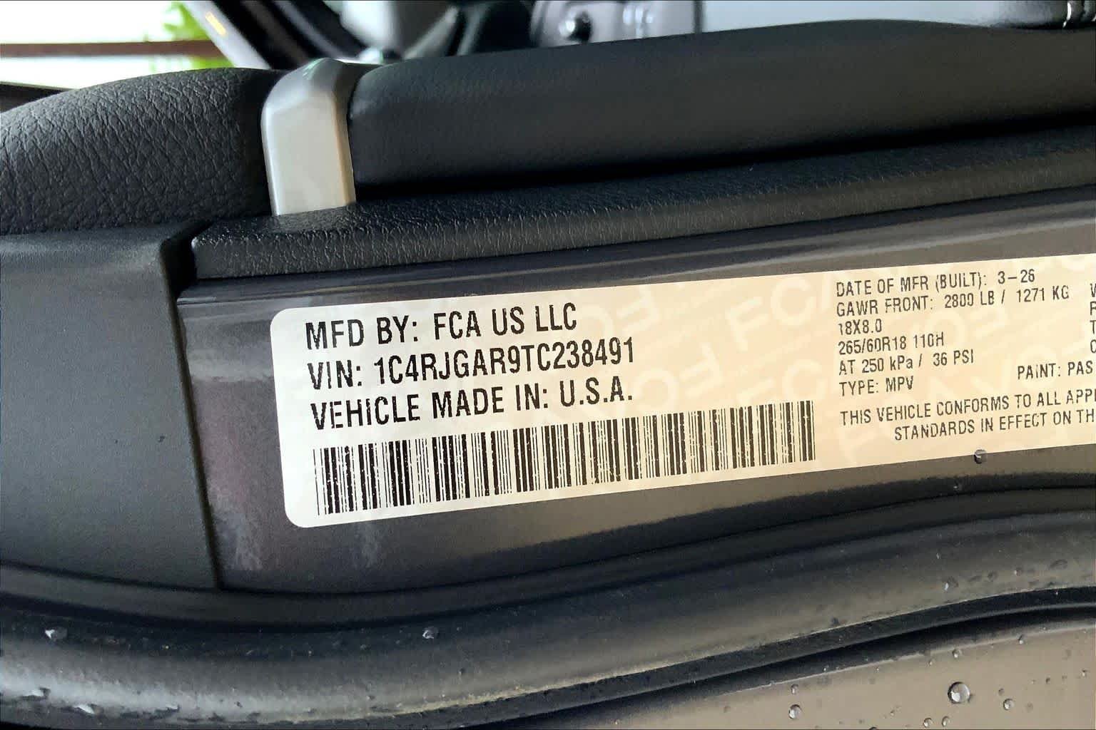 New 2026 Baltic Gray Metallic Clear-Coat Exterior Paint Jeep Laredo Altitude image 19