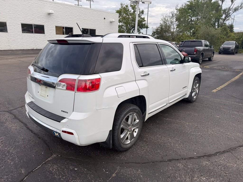 Used 2015 White GMC Denali image 3