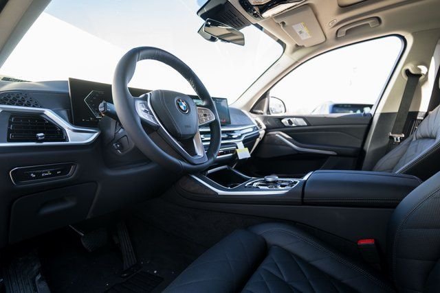New 2026 Skyscraper Grey Metallic BMW xDrive40i image 4