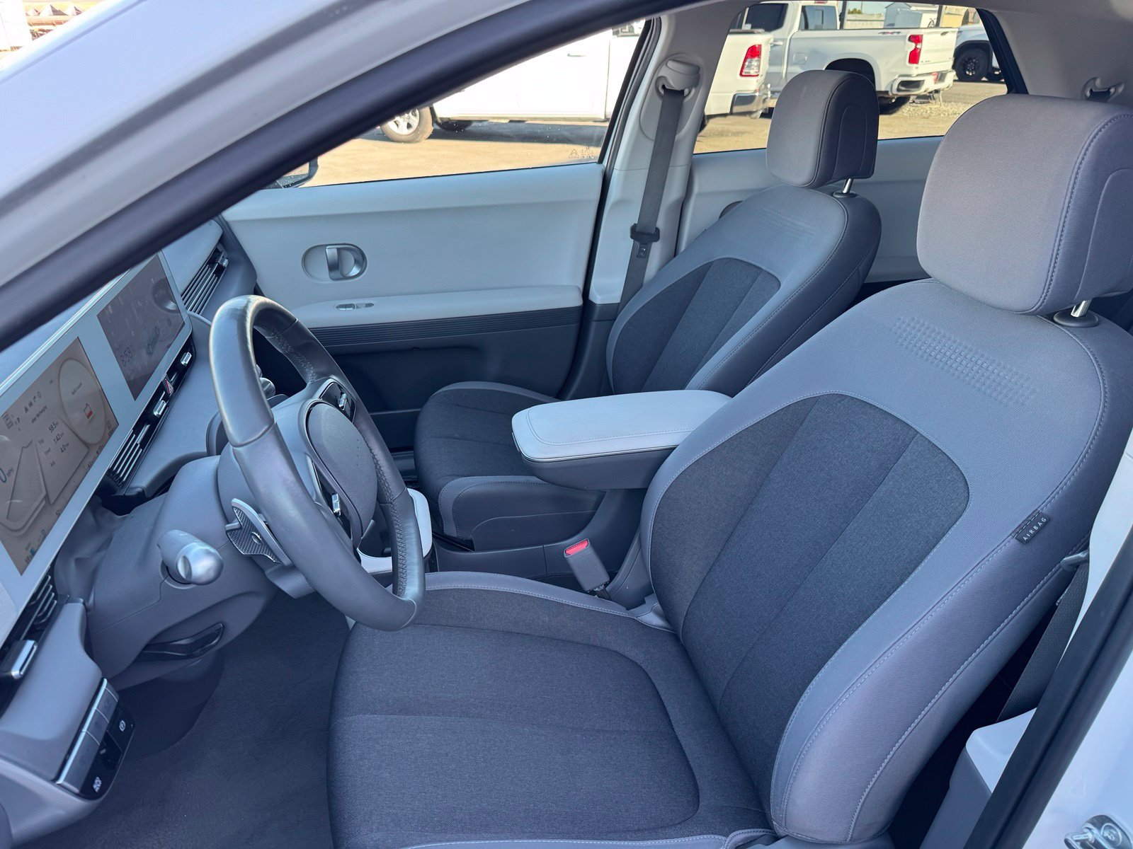 Used 2024 White Hyundai SEL image 7