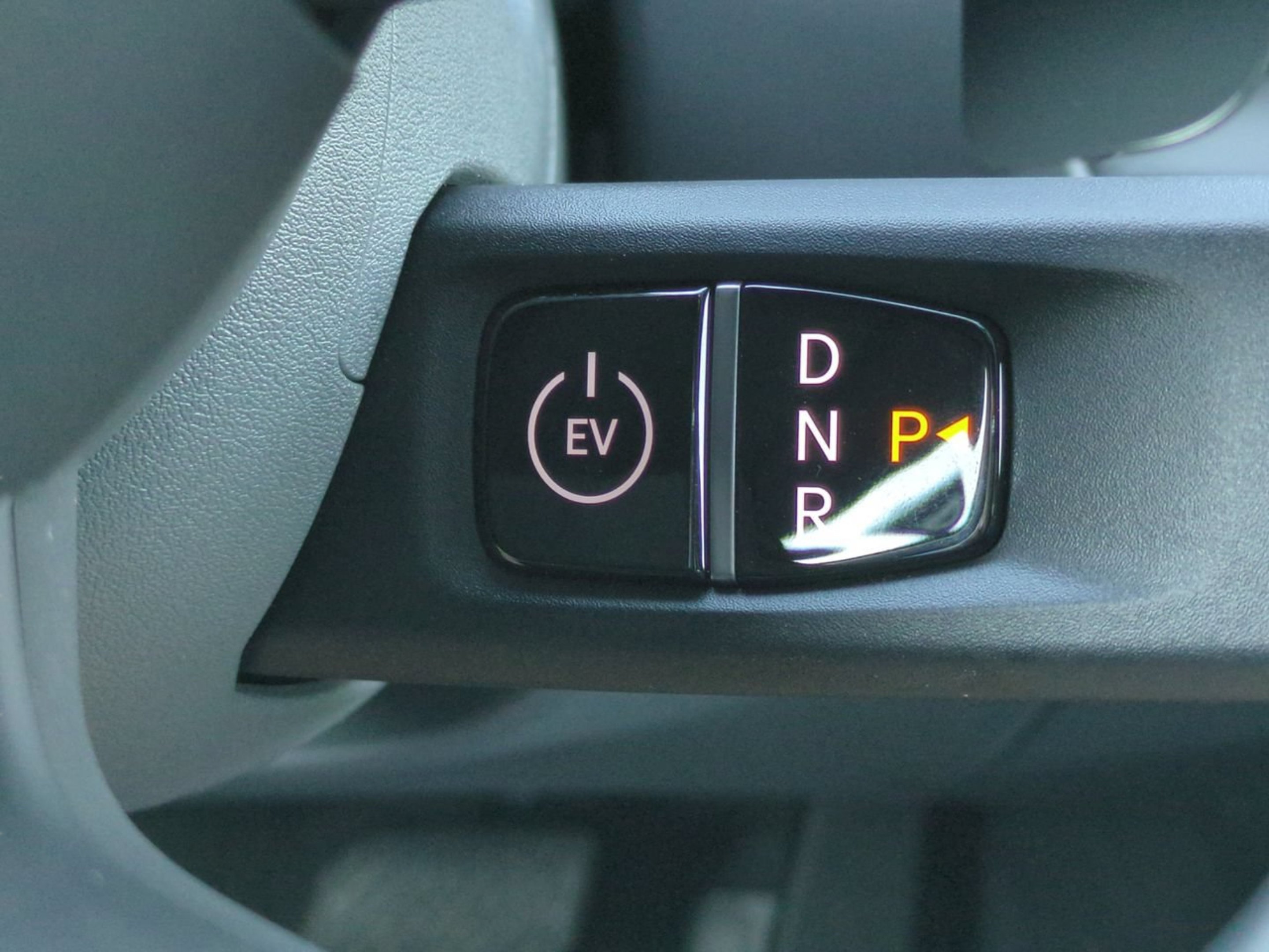 New 2026 Ivory Silver Kia Land AWD image 36