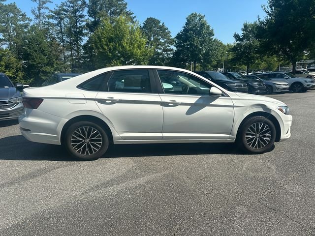 Certified Used 2020 White Volkswagen 1.4T SE image 4