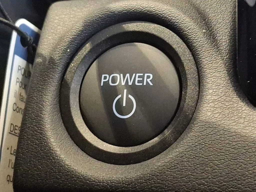 2026 Toyota C-HR XSE - Photo 17