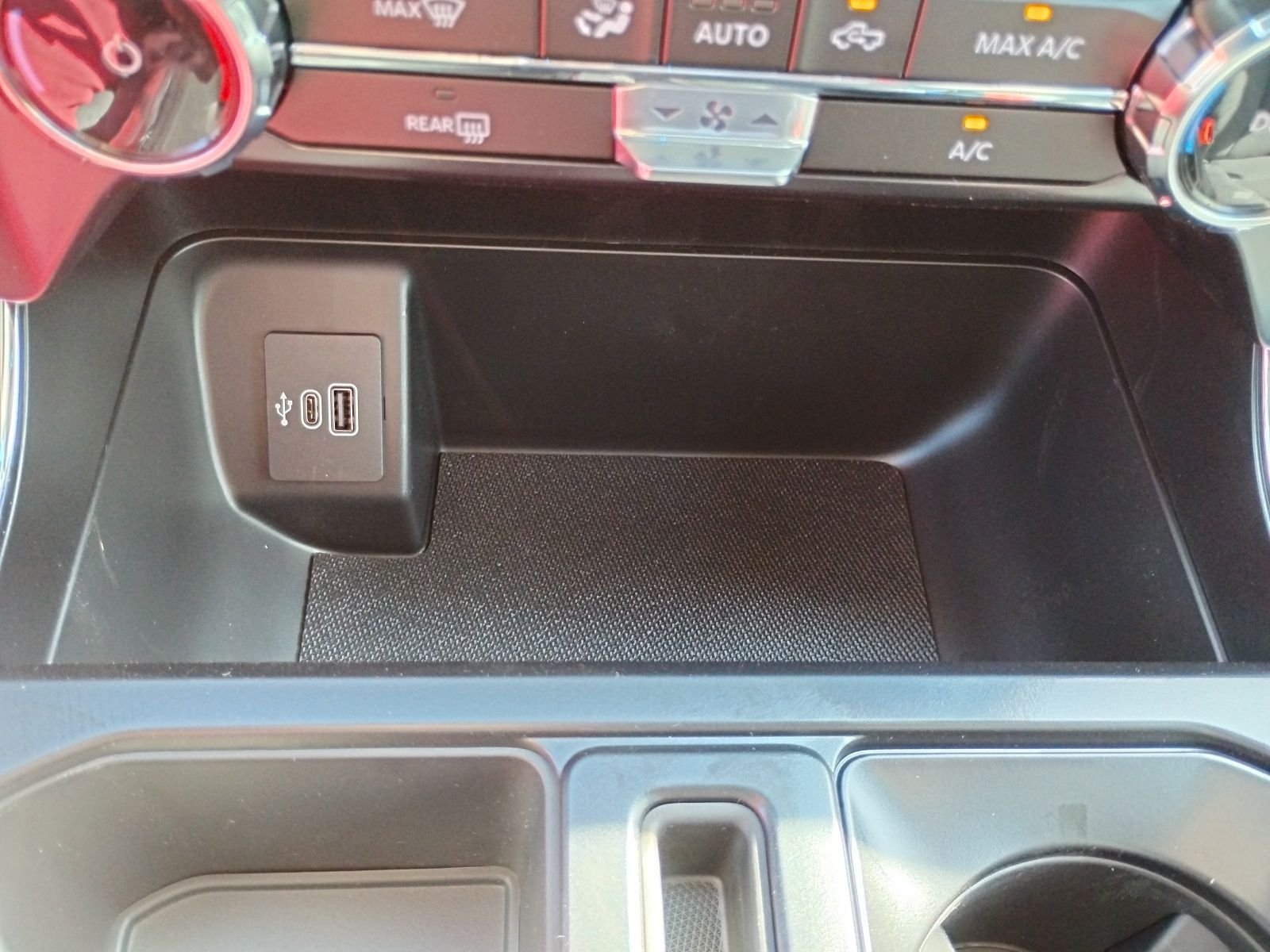 New 2026 Carbonized Gray Metallic Ford XLT image 22