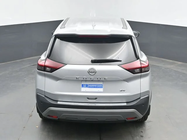 Used 2022 Silver Nissan SV image 35