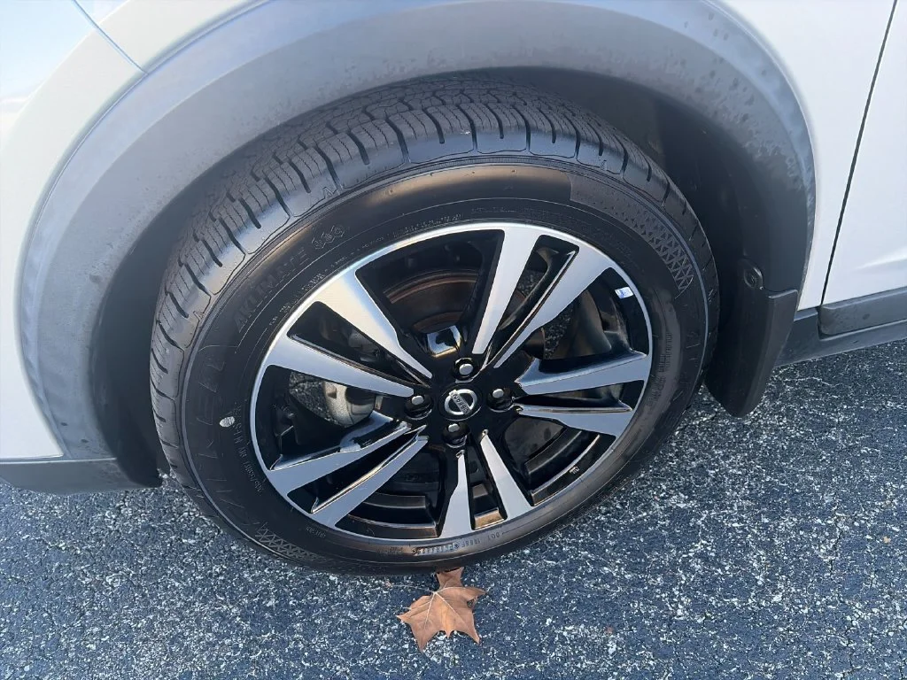 Used 2020 Silver Nissan SV image 32