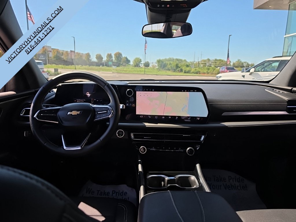 Used 2025 Gray Chevrolet LT image 35