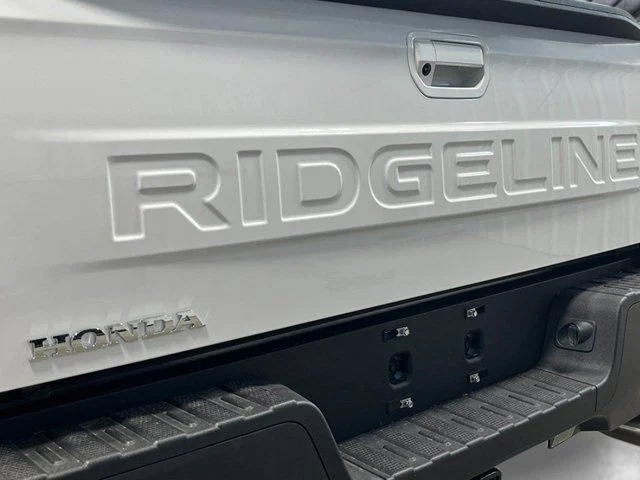 New 2026 Platinum White Pearl Honda RTL image 5