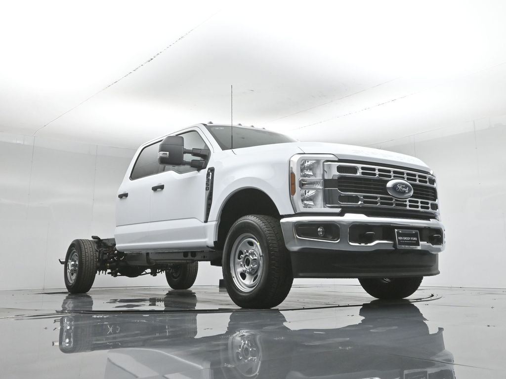 New 2026 Oxford White Ford XL image 42