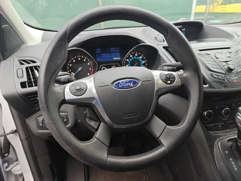 Used 2015 White Ford S image 9