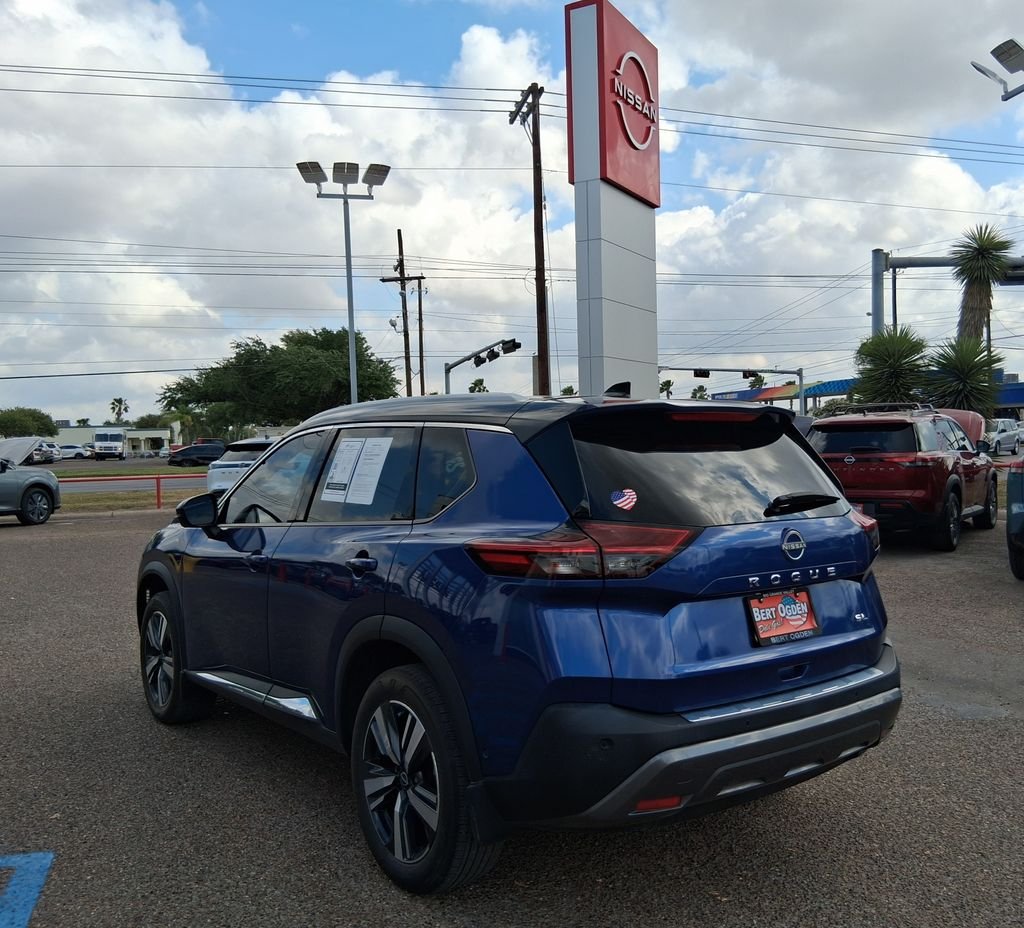 Used 2023 Blue Nissan SL image 4