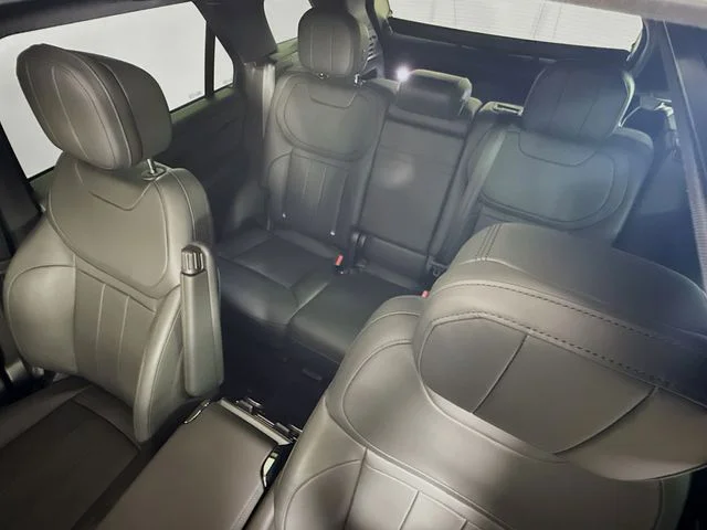 Certified Used 2024 Black Land Rover Dynamic SE image 14