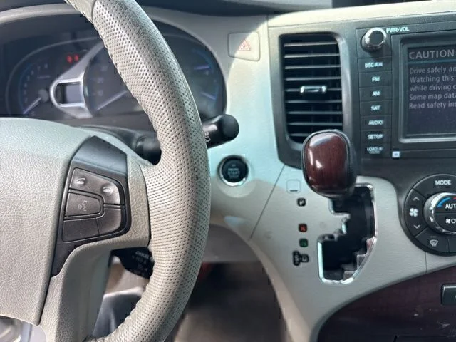 Used 2013 Silver Toyota XLE image 8